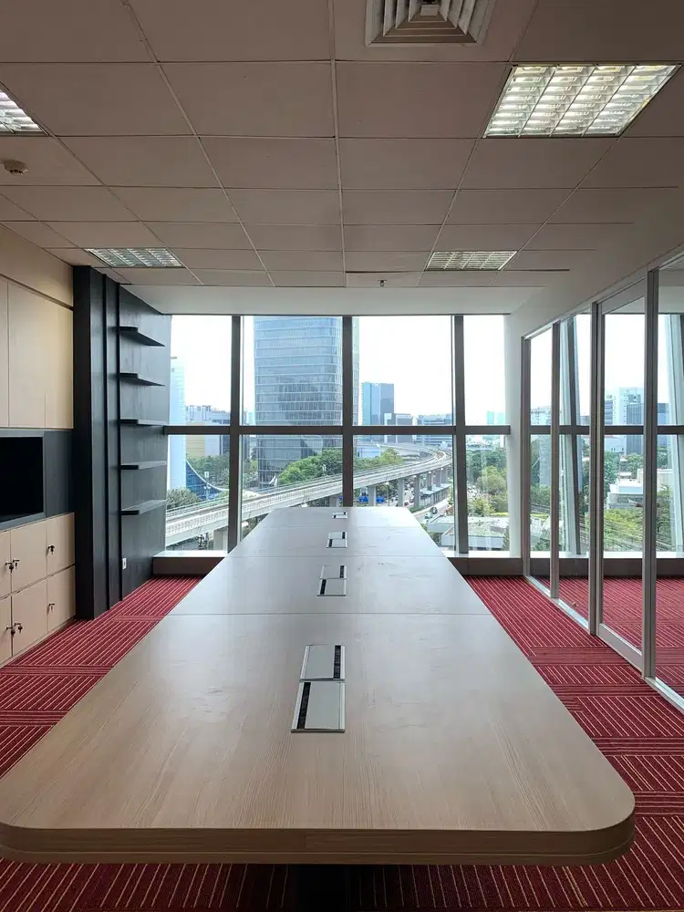 Sewa Kantor Exclusive 214 m2 Semi Furnish di Menara Karya Kuningan