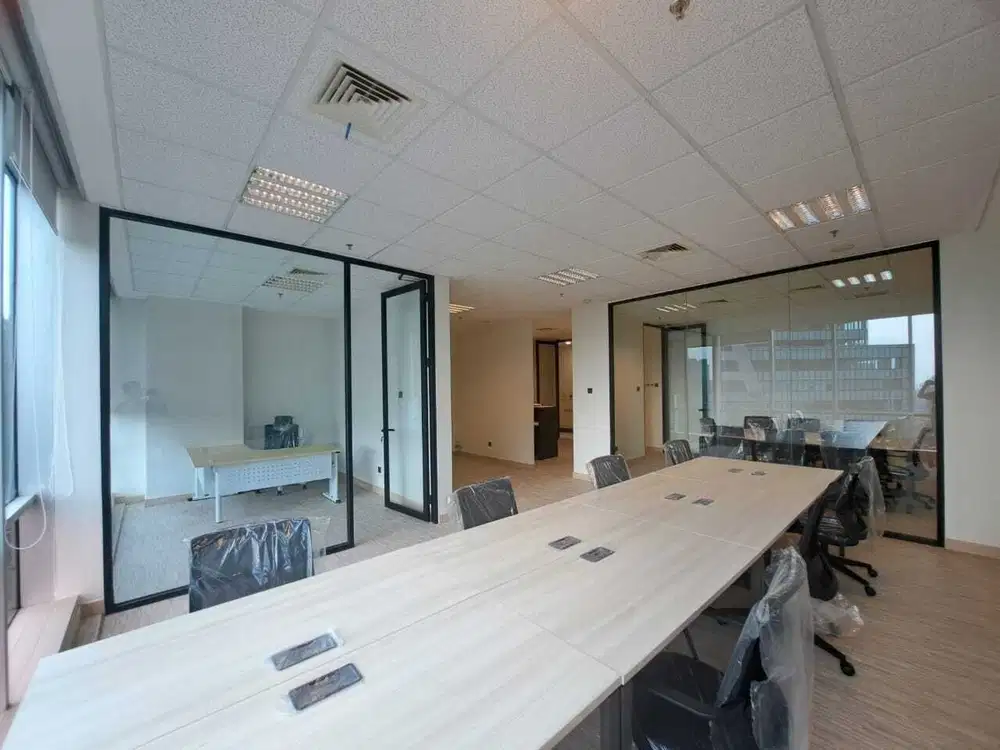 Sewa Kantor Siap Huni Brand New 92 m2 di Menara Sun Life Mega Kuningan