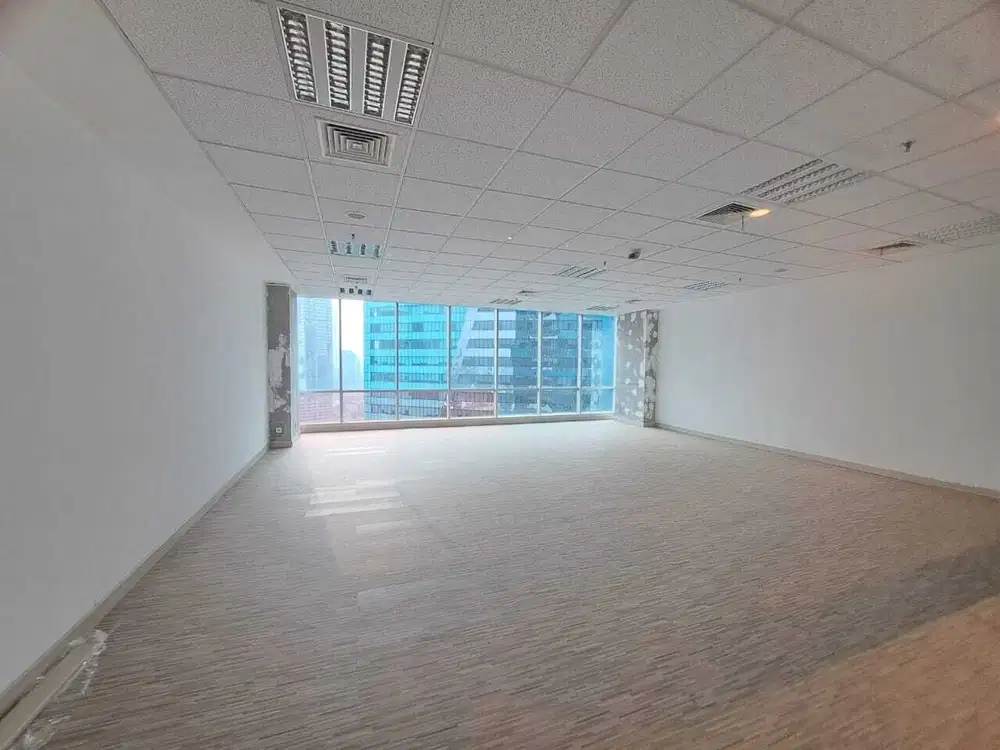 Sewa Kantor 92 m2 di Menara Sunlife Kuningan, Bisa Request Full Furnis