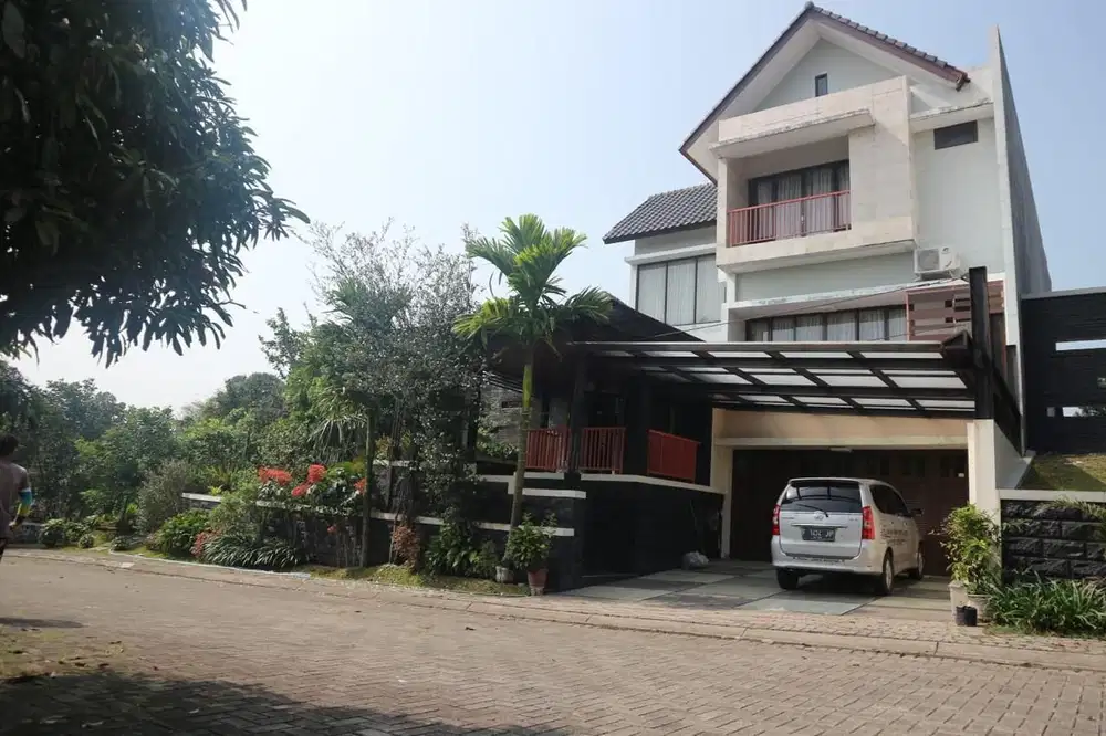 Jual Rumah Mewah tanah dan bangunan luas di gor Nirwana Residence BNR