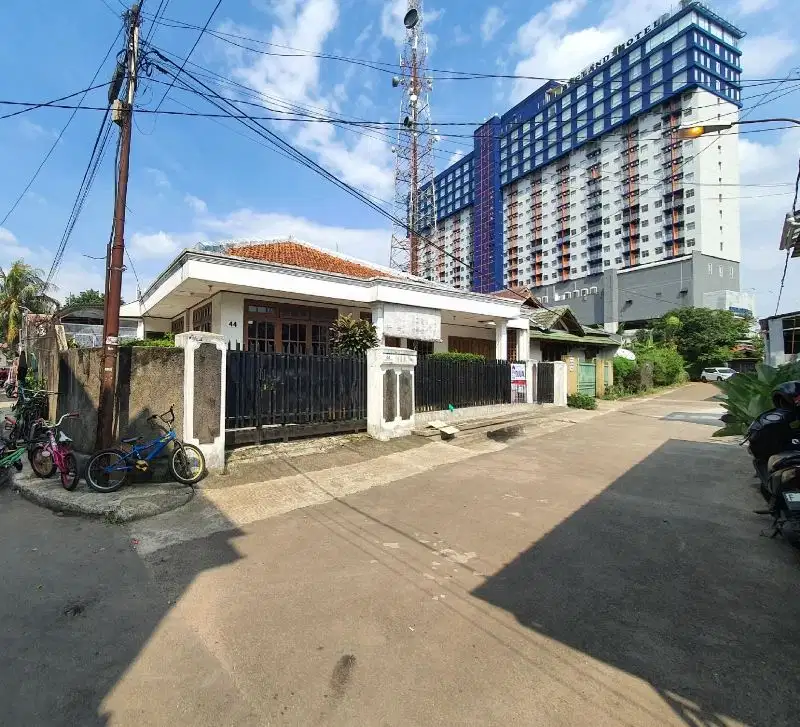 Rumah hook pusat kota bogor selangkah ke Tol dan Botani Mall