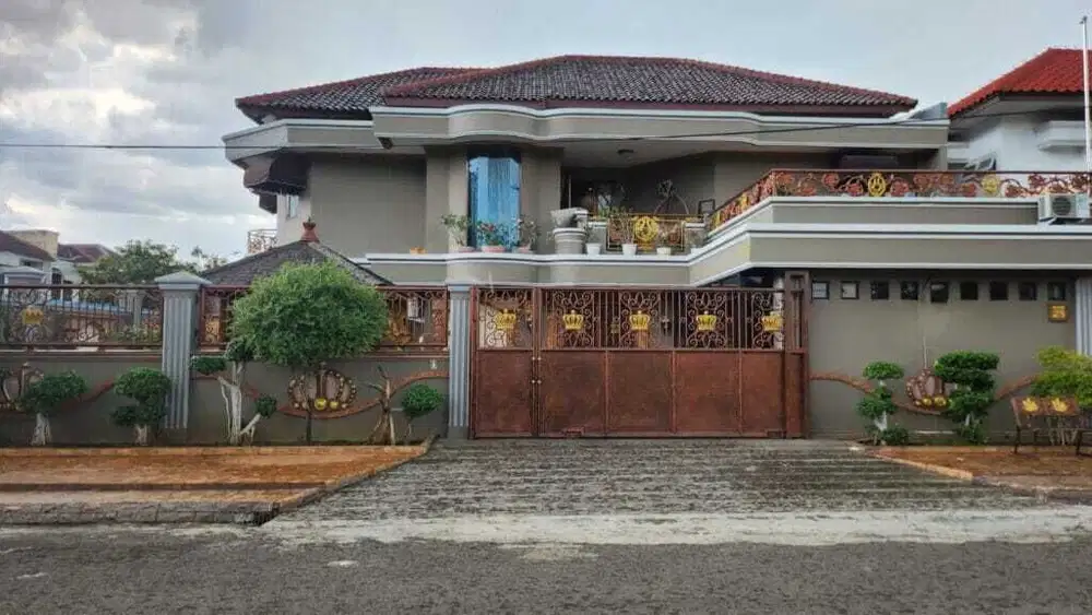 Rumah Mewah Ada Kolam Renang di Taman Modern Cakung Jakarta Timur