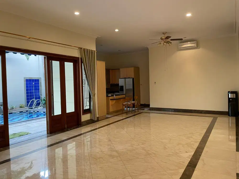 Rumah bagus siap huni di Brawijaya - Kebayoran Baru Jakarta Selatan