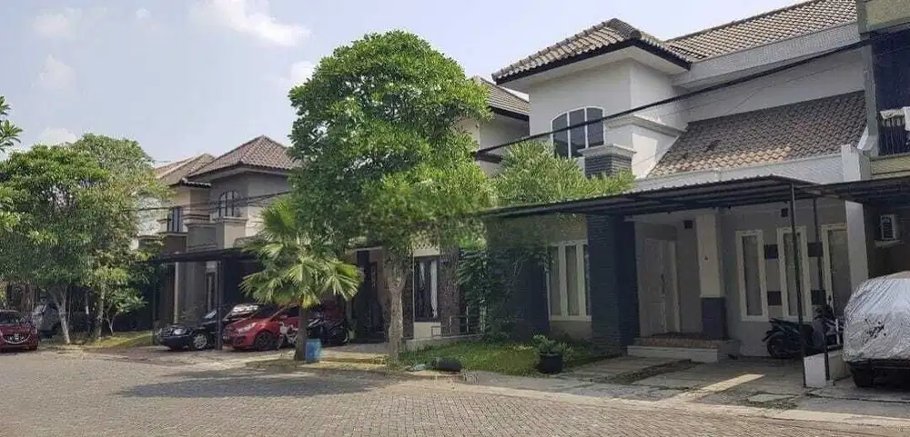 Rumah Bagus Dengan Kolam Renang di Cluster Exclusive Gentan Solo