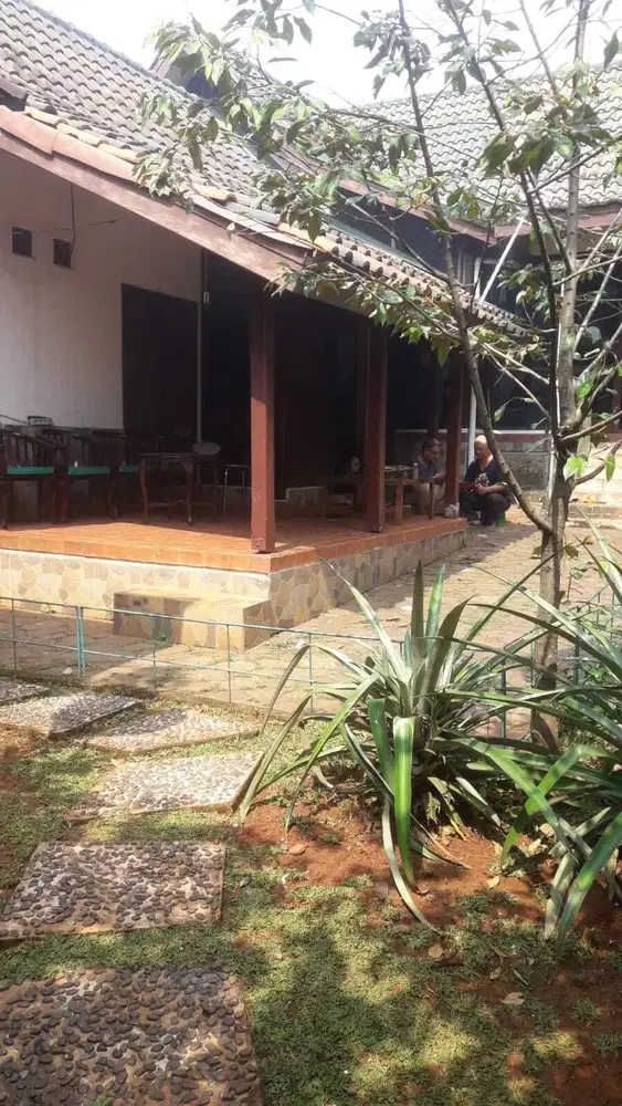 JUAL RUMAH CEPAT DI TANGERANG SELATAN HALAMAN BELAKANG DANAU