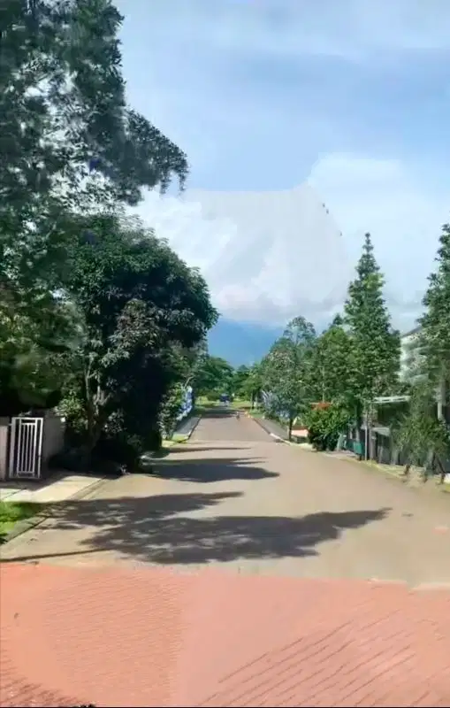 Dijual murah rumah di jl raya tajur 2 lt di jl Boulevard nya