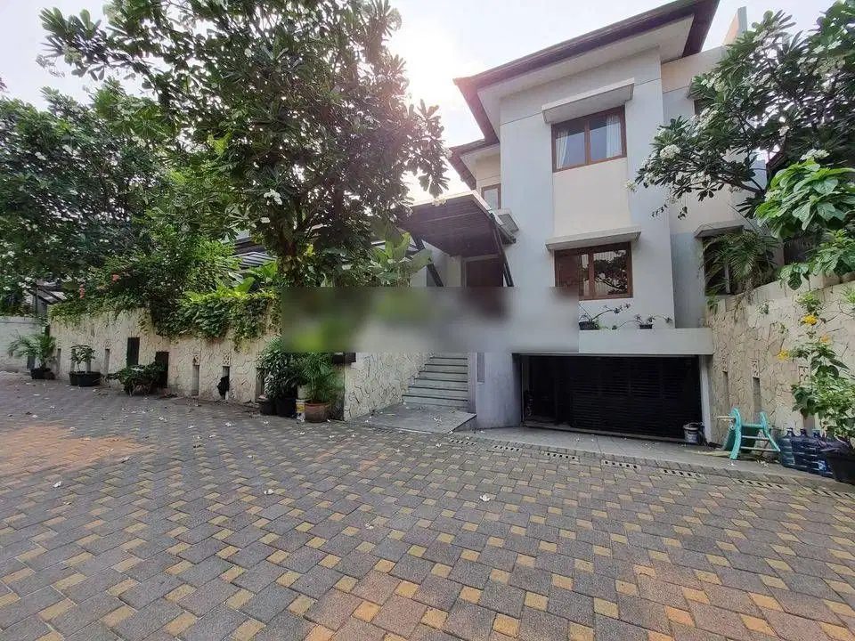 Villas kemang satoe, 621m, private pool, gazebo, 3lantai, modern tropis,eksklusif area,  one gate Sistem, strategis,negosiasi