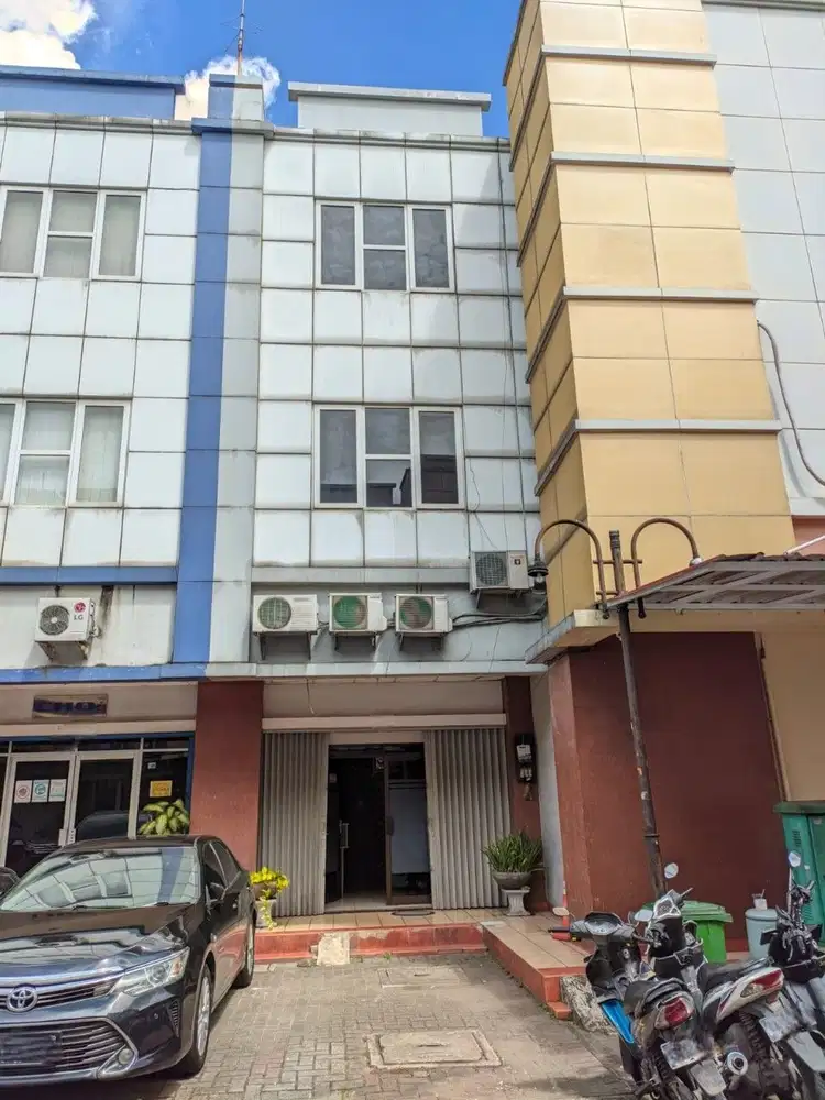 Ruko 3 Lantai di Golden Boulevard BSD, Seberang ITC BSD