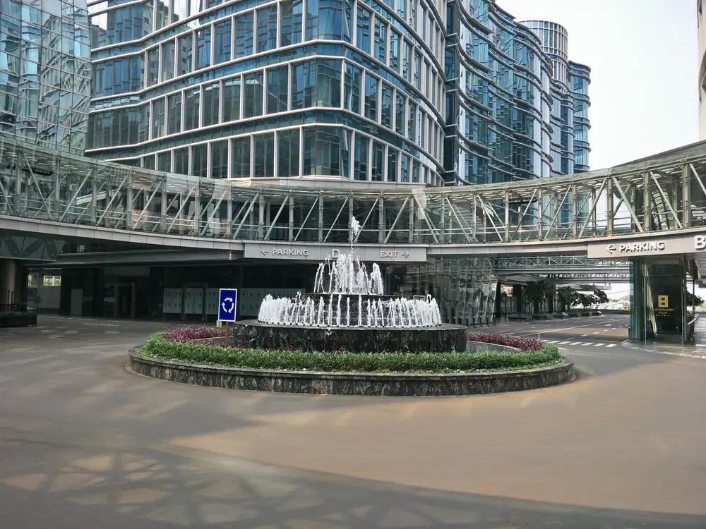 Gedung Landmark Pluit 13 Lantai Lokasi Prime Cocok Untuk Komersial