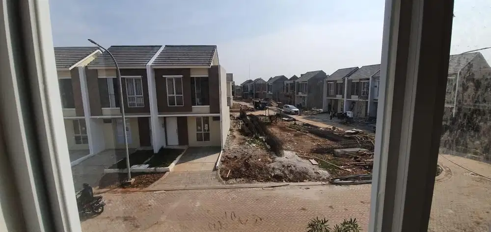 Rumah Siap Huni Grand Batavia Spring 2 Lantai Harga Jual BU,Jarang ada