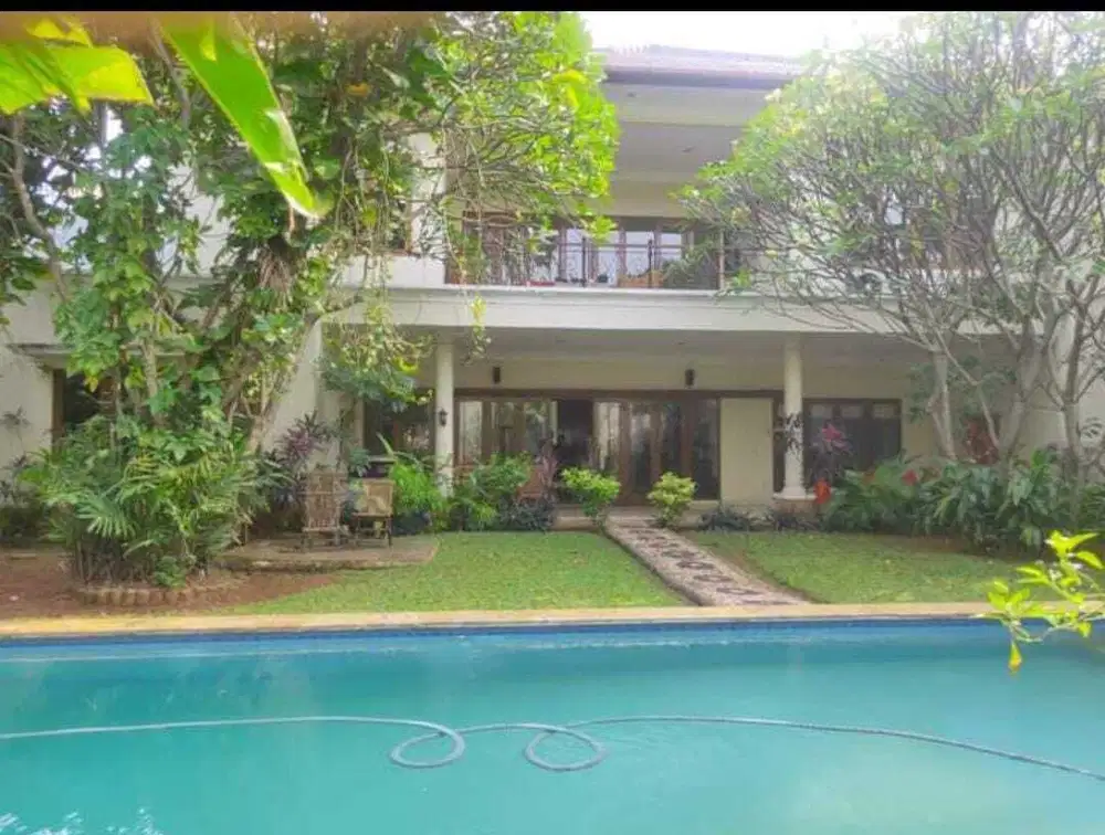 Dijuak Rumah Mewah Harga Dibawah Pasar  di Kemang, Jakarta Selatan