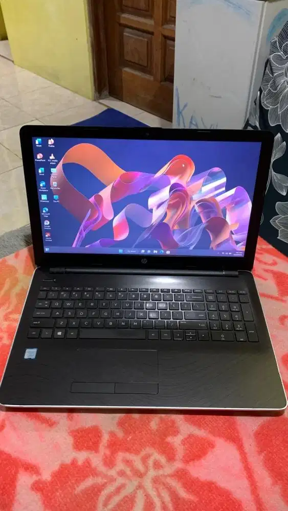 Laptop HP 15-BS0XX Layar Tochscreen RAM 8GB SSD 256GB