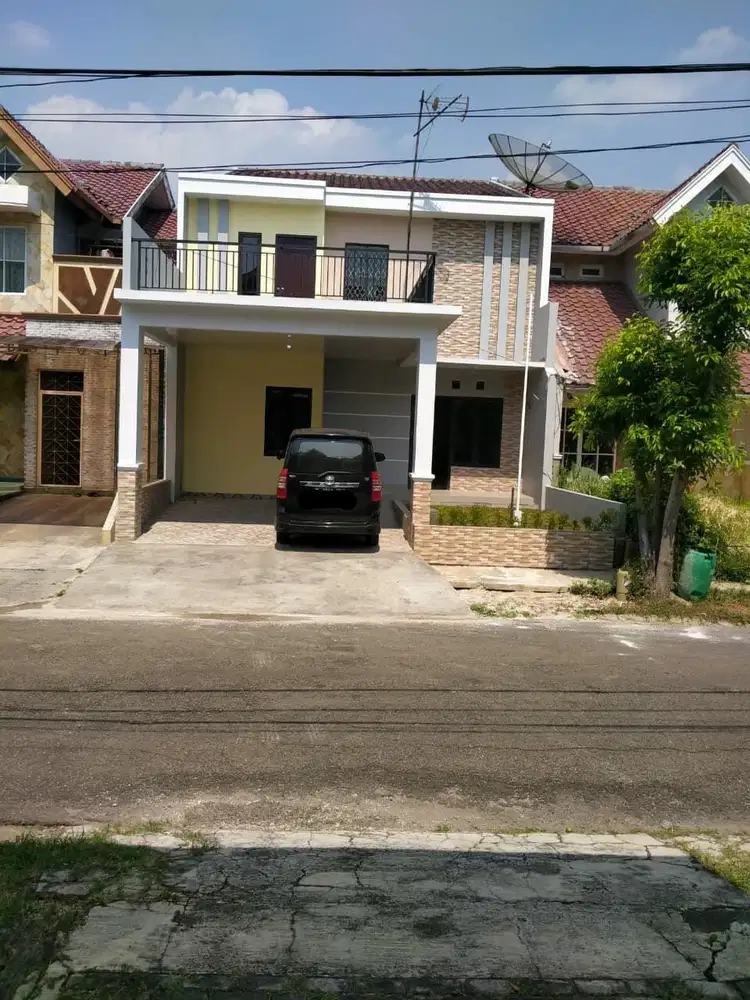 Dijual Rumah 2 lantai di cluster meadow green Lippo Cikarang Bekasi