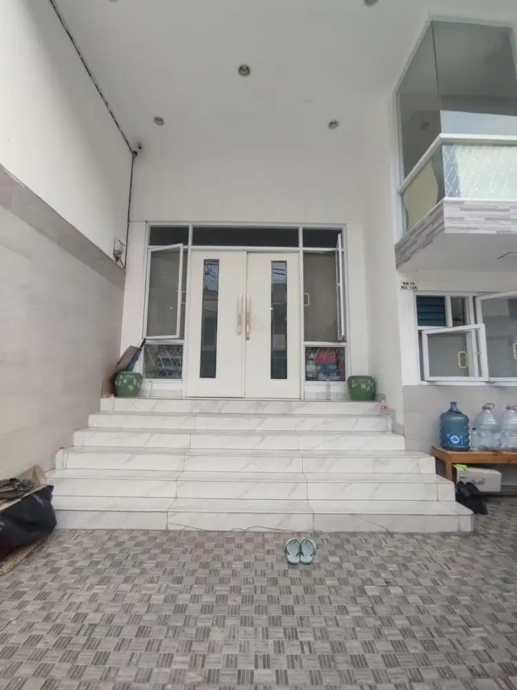 Di jual rumah hibrida Kelapa Gading Jakarta Utara