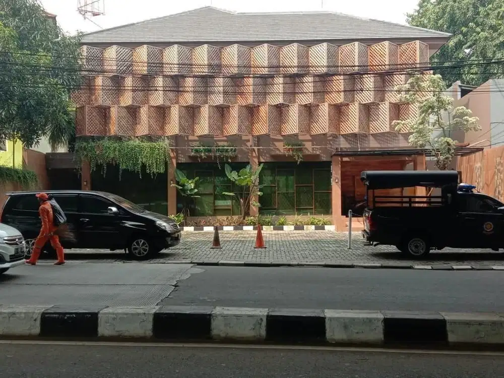 Gedung Mewah 3 Lantai di Prapanca Jaksel Spec Mahal
