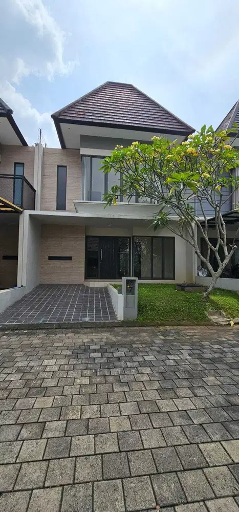 RUMAH ELEGAN MODERN ALA VILLA DI UNGARAN