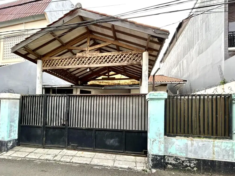Termurah! Jual Rumah Hitung Tanah 10x21,8m2 di Blok A, Cipete