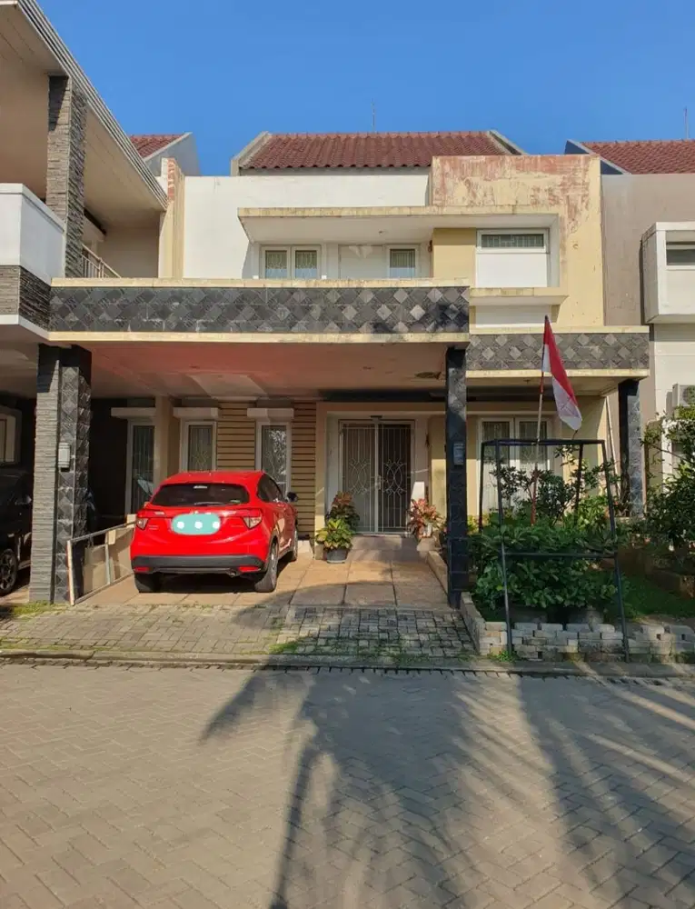 Dijual murah rumah 2 Lt di Raffles hills, depok
