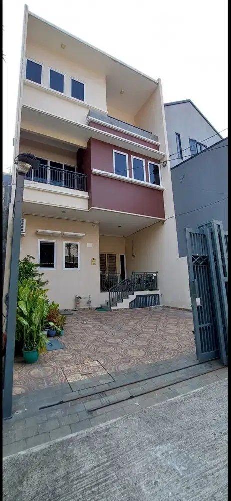 Rumah Hunian di Sunter Agung - Jakarta Utara