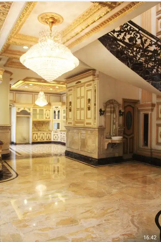 Rumah mewah classic di villa Artha gading