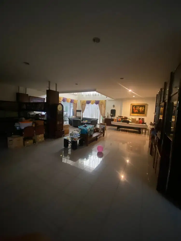 Rumah tua hitung tanah di cluster Bukit Gading Villa Kelapa Gading