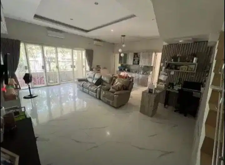 SUTOREJO 204m2 Row 3 mobil dekat pakuwon city, mulyosari, wisma permai