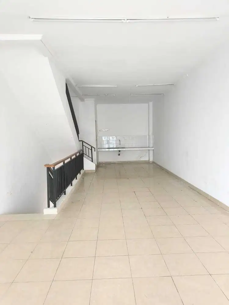 Dijual Ruko 3 lt Hadap Jalan di Gading Serpong