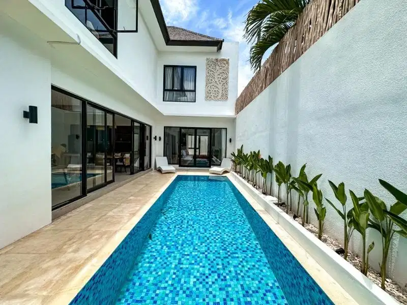 NEWLY RENOVATED TROPICAL STYLE VILLA