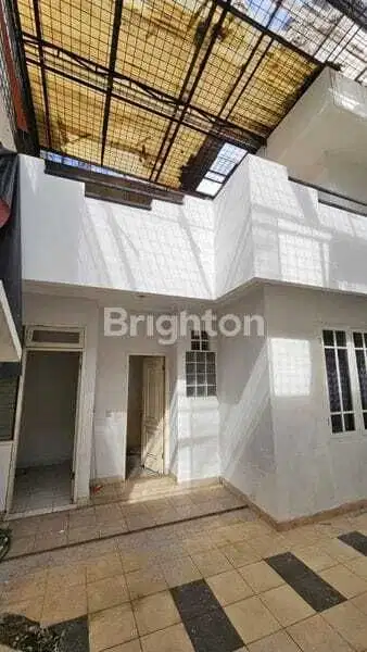 Ruman Lama Taman Villa Meruya Dekat Pusat Kuliner Puri Jakarta Barat