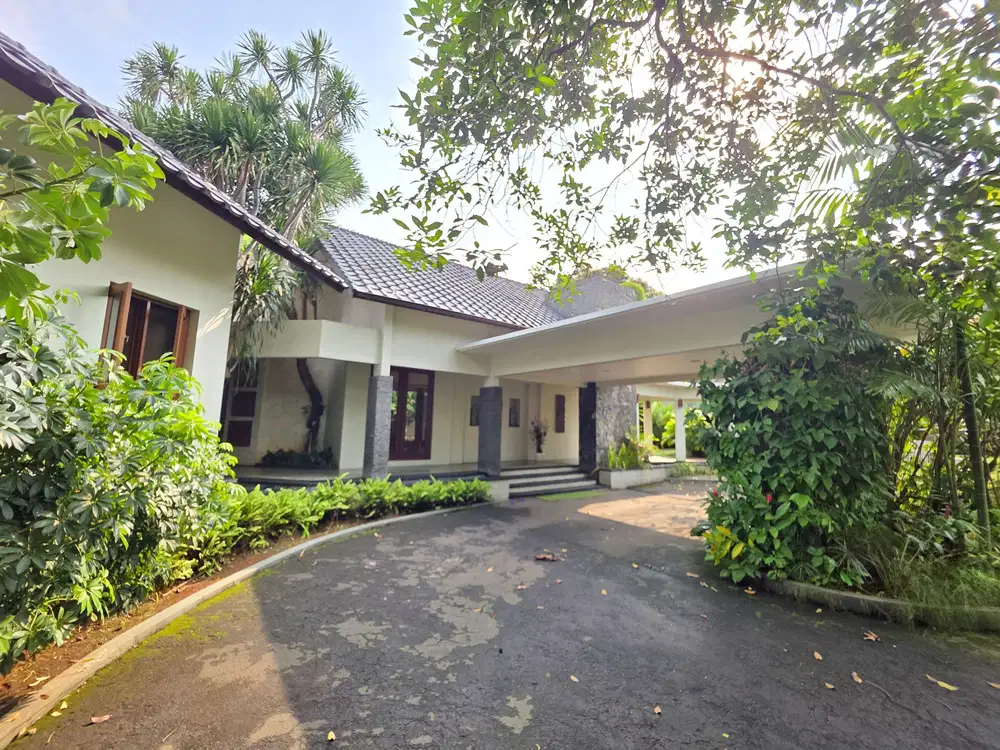 Rumah Cilandak Rasa Villa Bali Private Entry, Jakarta Selatan