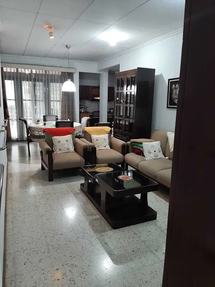 Rumah di Komp. Dosen Unpad, Jl. Bukit Dago Selatan