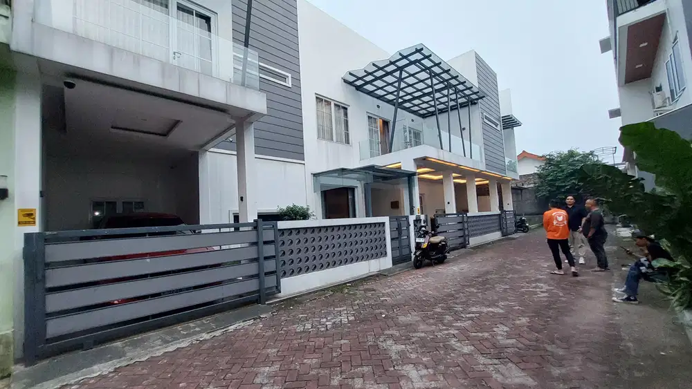 Rumah mewah 2 lantai cluster eksklusif akses tol dan stasiun