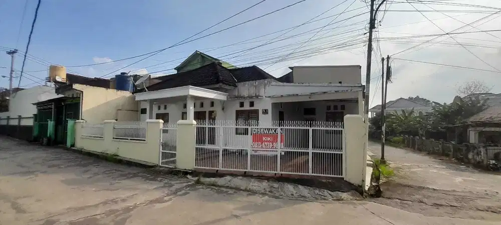 DIJUAL RUMAH HOOK BELAKANG ISTANA GUBERNUR DEMANG PALEMBANG