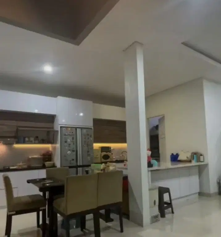 JUAL MURAH RUMAH 2 LT GADING SERPONG CLUSTER CRYSTAL SEMI FURNISHED