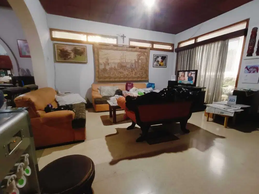 Rumah di Jl. Lembah Sukaresmi, Sukajadi, Kota Bandung