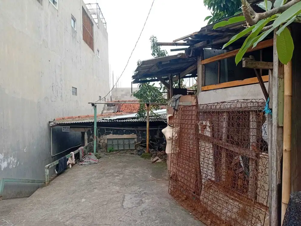 Di jual rumah secondary letak strategis di jaksel