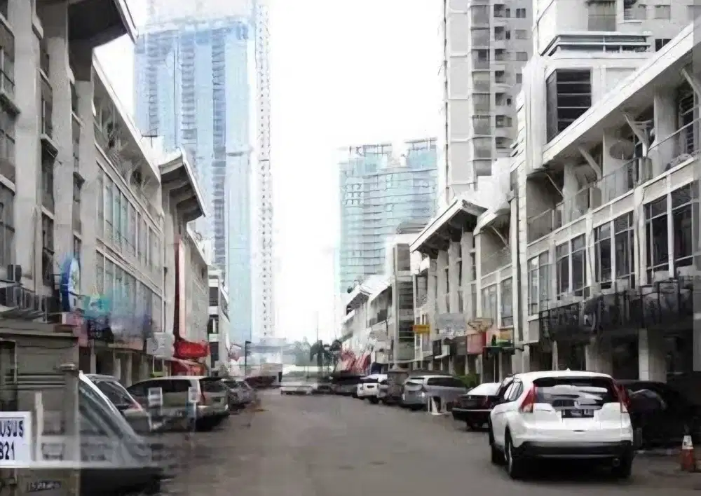 RUKAN SUDIRMAN PARK 4 LANTAI DENGAN HARGA SEWA MURAH