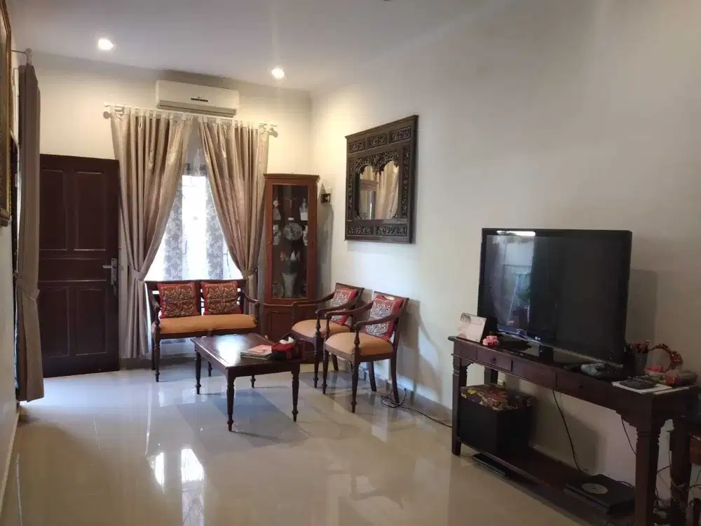 Rumah 2 Lantai Bagus di Villa Bintaro Regency, Bintaro, Jual Cepat