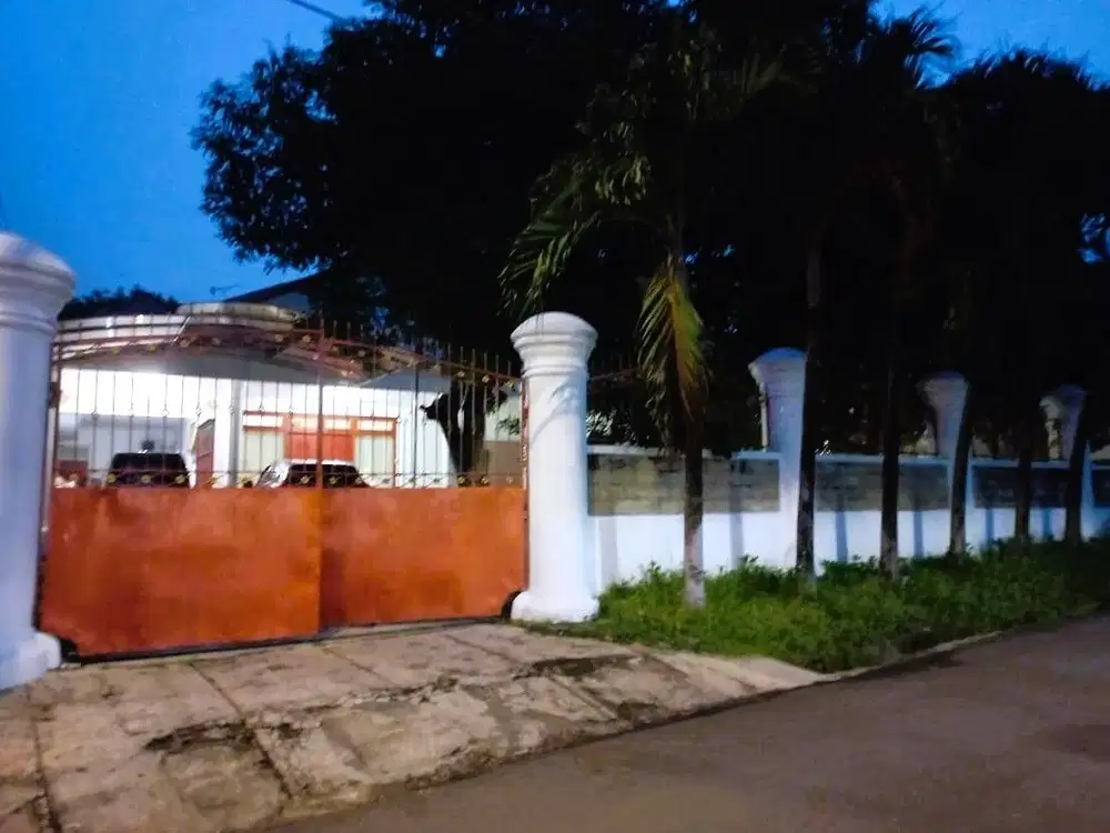 Rumah tanahnya luas 1600 m2 ulujami Jakarta selatan bebas banjir