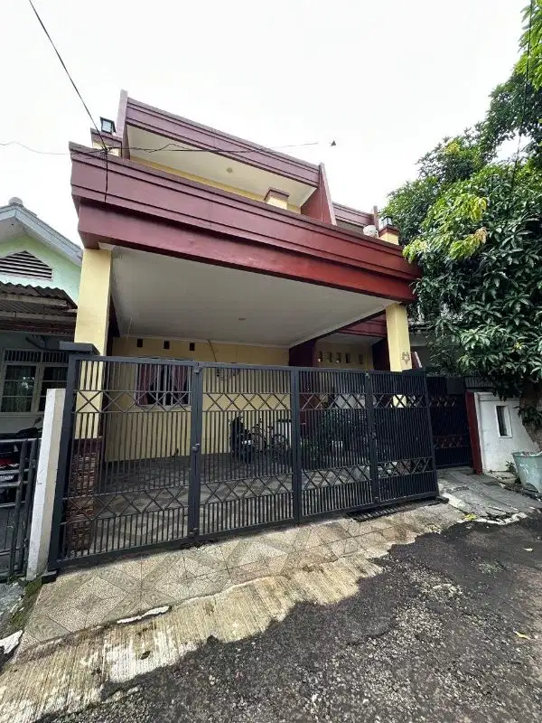 Rumah besar taman Yasmin siap huni