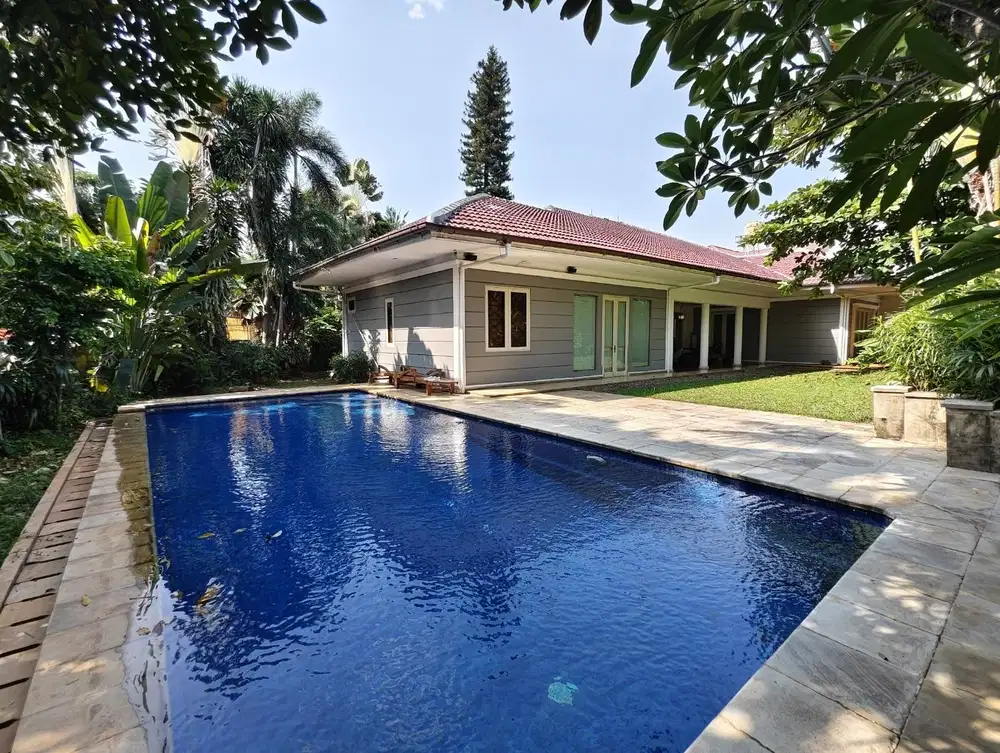 Cipete Kemang Mampang Bali Style Dengan Kolam Renang Siap Huni