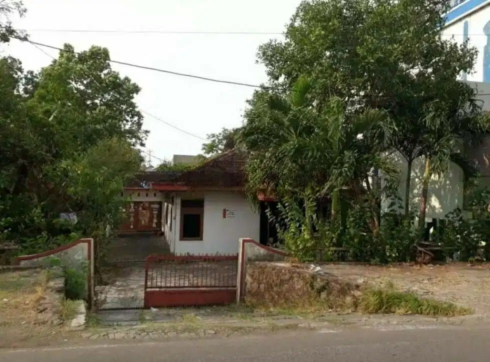 Rumah hitung tanah strategis dekat pasar ngemplak solo