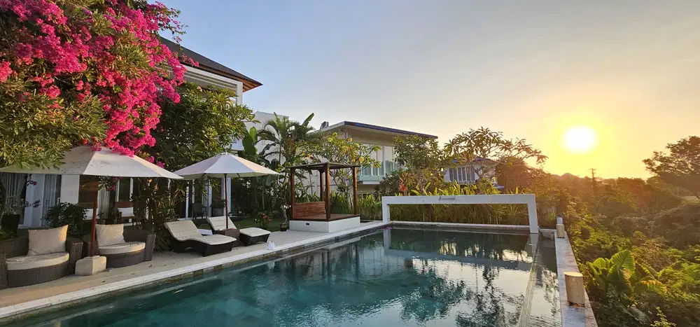 Dijual Rumah Mewah View Sunset dan Golf Pecatu Bali