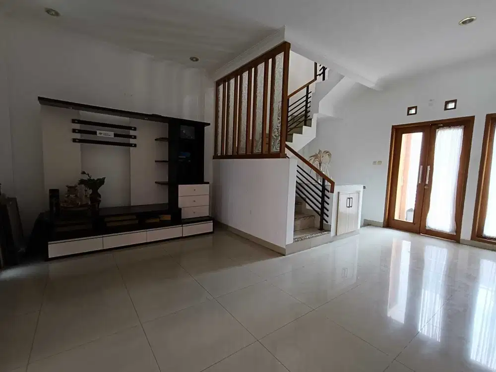 Rumah Siap Huni di Bukit Dago Selatan, Bandung