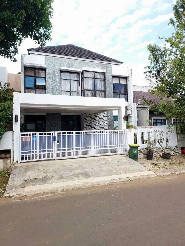 Rumah 2 lantai siap huni di kencana loka bsd