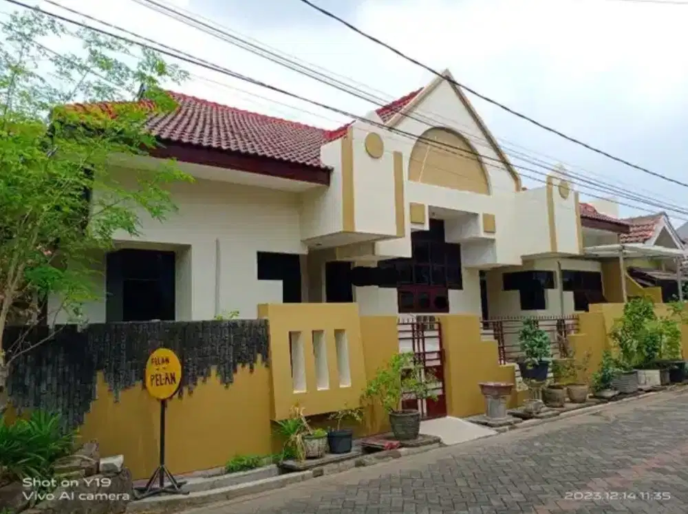 Rumah hook taman pondok indah wiyung, dekat gunung sari babatan royal
