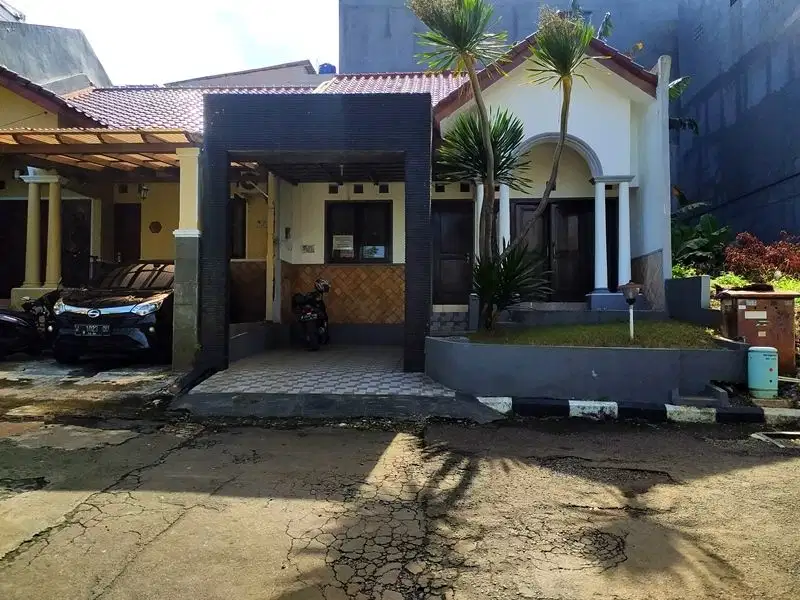 RUMAH SEKEN TANAH LUAS DALAM PERUMAHAN DI CIMANGGIS DEPOK, DEKAT TOL