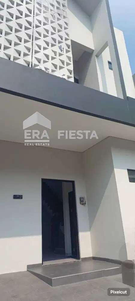 Rumah 2 Lantai Siap Huni Bangunan Baru di Metland Puri