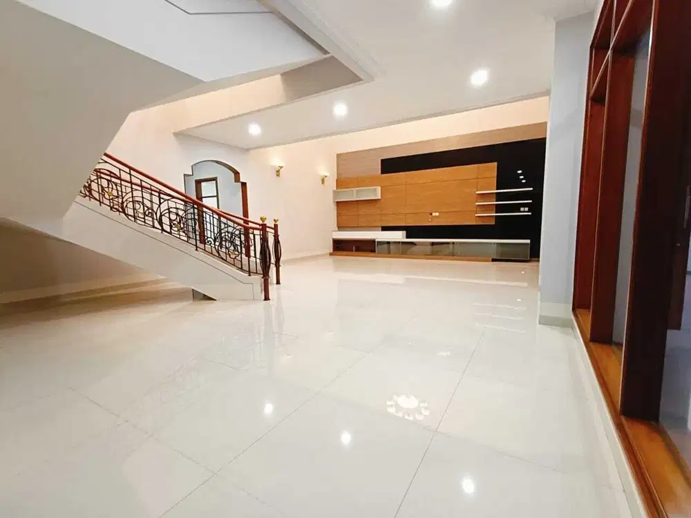 Rumah Lux Siap Huni di Batununggal Elok I, Bandung