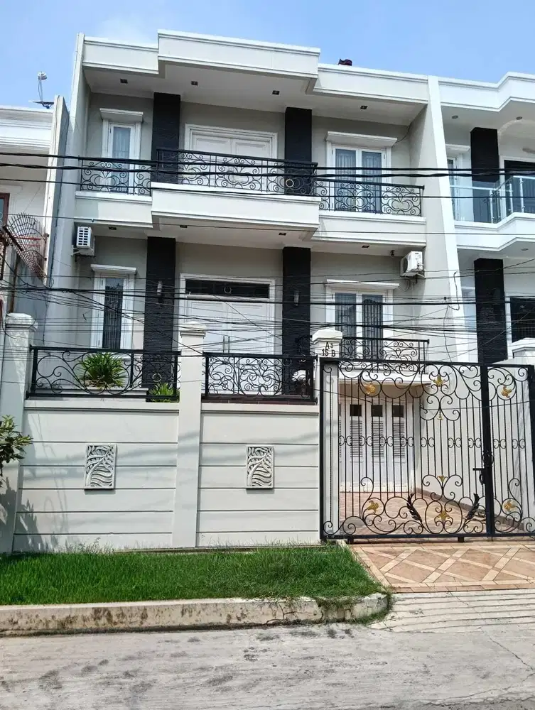 Rumah mewah klasik Modern 3 lantai lokasi bagus Sunter Jakarta utara